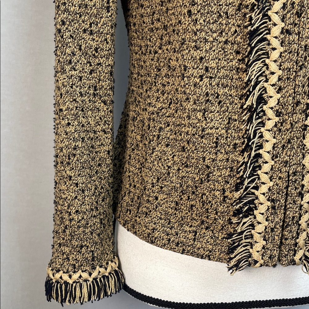 St. John Suit Set 2 piece Elegant knit Jacket skirt NWT boucle black camel - Picture 8 of 17